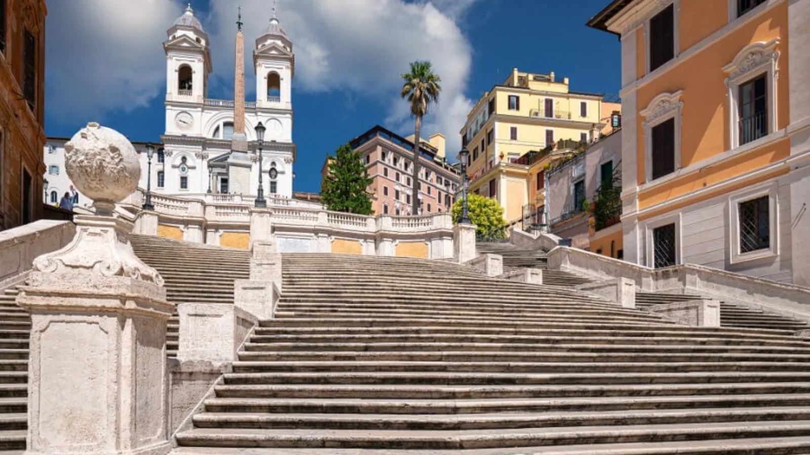 La scalinata di Trinità dei Monti in Piazza di Spagna